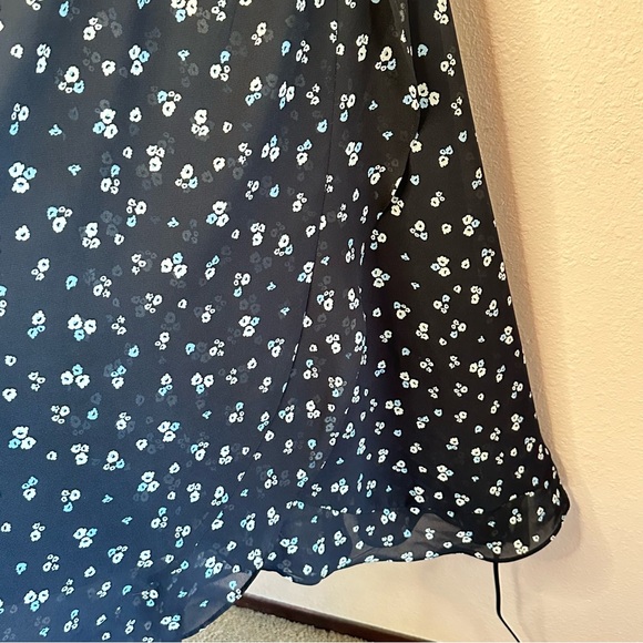 Lane Bryant Navy Flowy Floral Dress, Size 18 - Picture 6 of 11